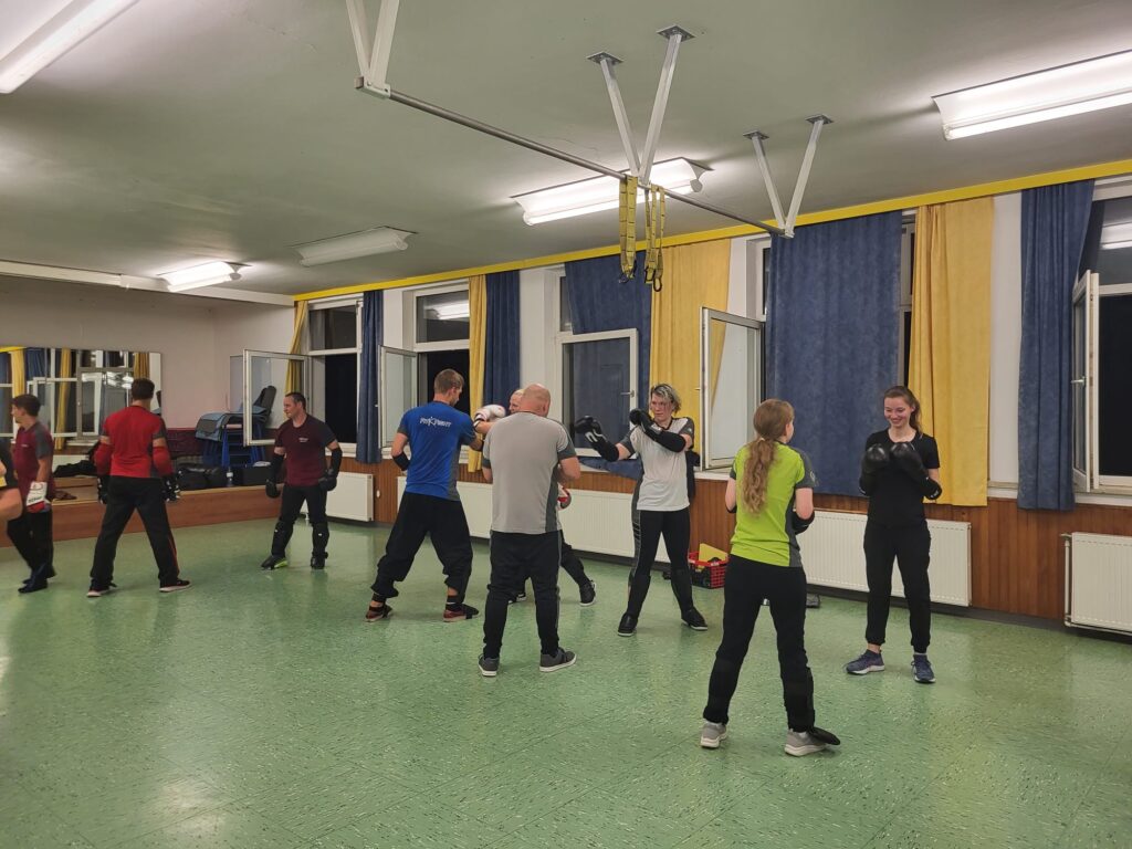 Dieses Training macht spaß und ist für Frauen und Männer geeignet